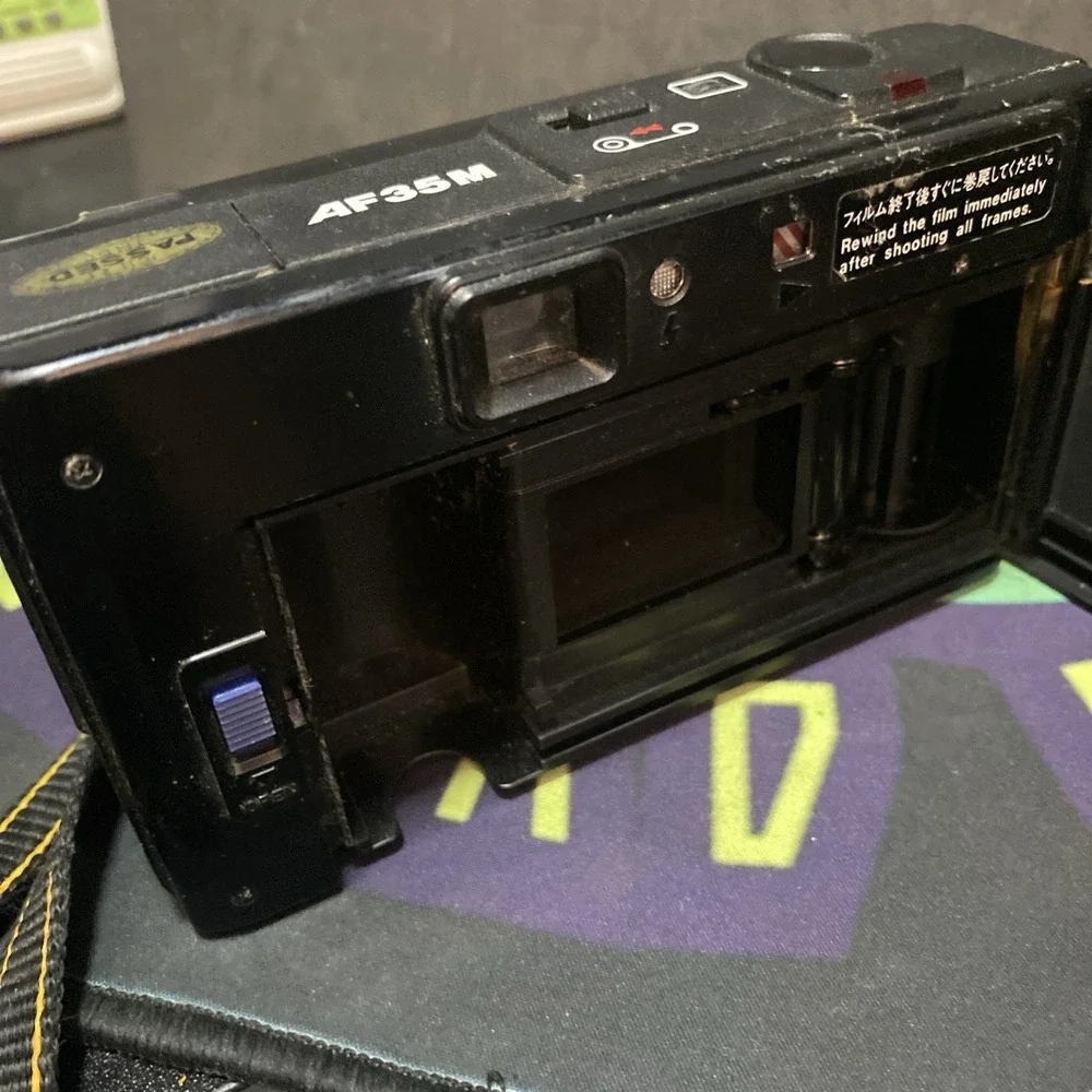Canon AF35M Autoboy Sure Shot Point & Shoot 35mm Film Camera Untested B2
